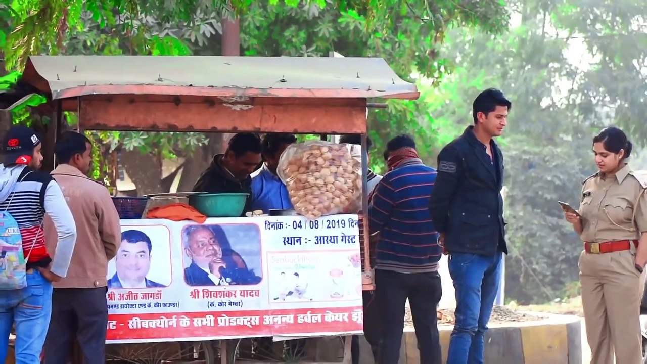 - tranding   Proposing to lady police prank __ by Sumit Cool Dubey __Allahabad ( 1080 X 1080 )