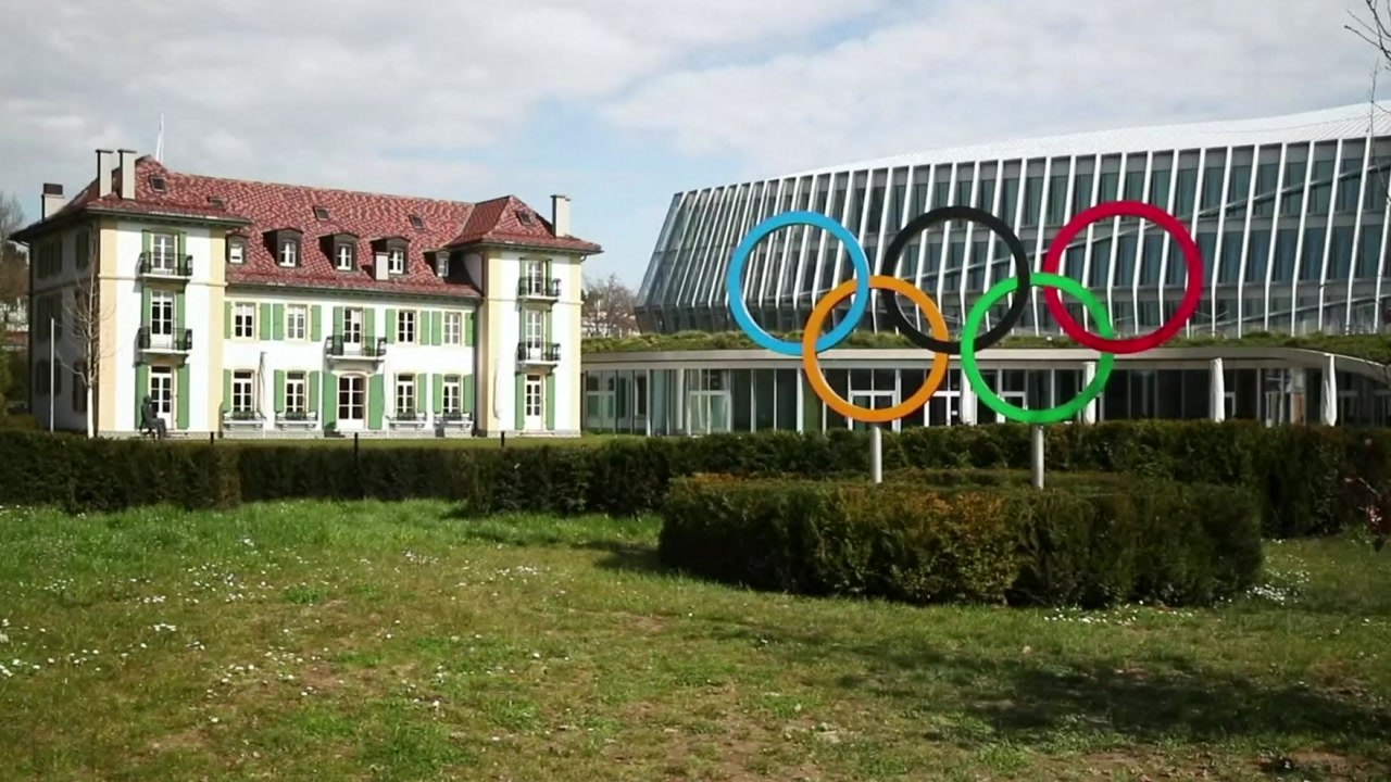 IOC "도쿄올림픽 4개월 남아...극단적 결정 내릴 때 아냐" / YTN