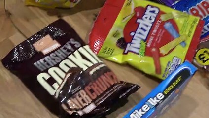 Sophia, Isabella  e Alice - Mostrando Doces da Oreo Bites, M&M, Hershey´s Cookie