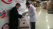 Beyoğlu Belediye Başkanı Yıldız, Şadiye teyzenin yardım paketini teslim etti - İSTANBUL