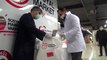Beyoğlu Belediye Başkanı Yıldız, Şadiye teyzenin yardım paketini teslim etti