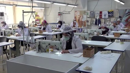 Meslek edindirme kursunda maske üretimine başlandı