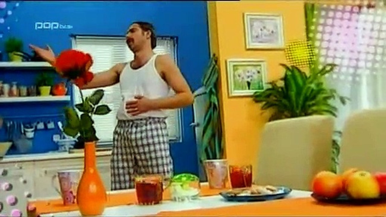 Lepo je biti sosed - Darila (S01 - E10)