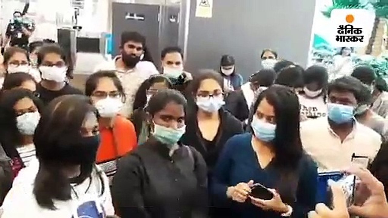 इंदौर की छात्रा सहित 100 छात्र मनीला एयरपोर्ट पर फंसे, फिलीपींस सरकार ने 72 घंटे में देश छोड़ने को कहा है
