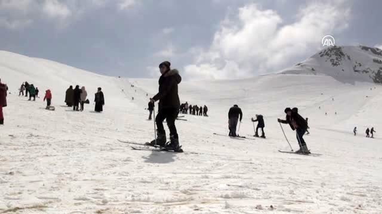 Hakkari Kayak Merkezi 3,5 ayda 50 bin ziyaretçiyi ağırladı