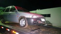 PM guincha veículo Ford Escort no Bairro Pioneiros Catarinenses; placas de veículo furtado em Guaíra eram transportadas no porta-malas