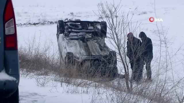 Kayseri'de otomobiller kafa kafaya çarpıştı: 4 yaralı
