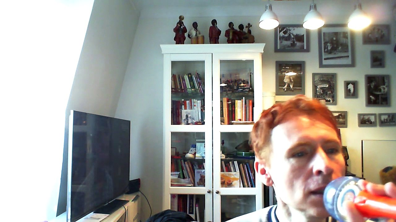 Wiwi égratigne "lake of Udaipur" du Tone