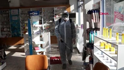 Bağcılar'da eczane, kuaför ve pazar alanları dezenfekte edildi