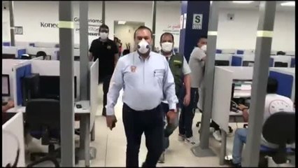 Un alcalde peruano se enfrenta a un empresario por no cumplir el protocolo contra el coronavirus
