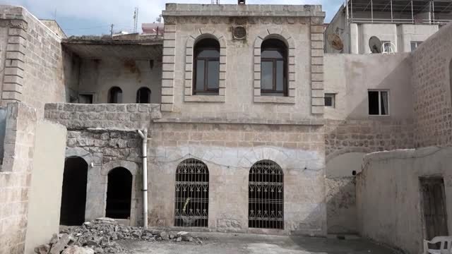 Nobel ödüllü Prof. Dr. Aziz Sancar'ın evinin müzeye dönüştürülmesi için çalışma sürüyor