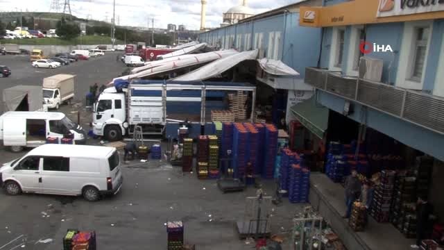 Bayrampaşa sebze ve meyve hali dezenfekte edildi