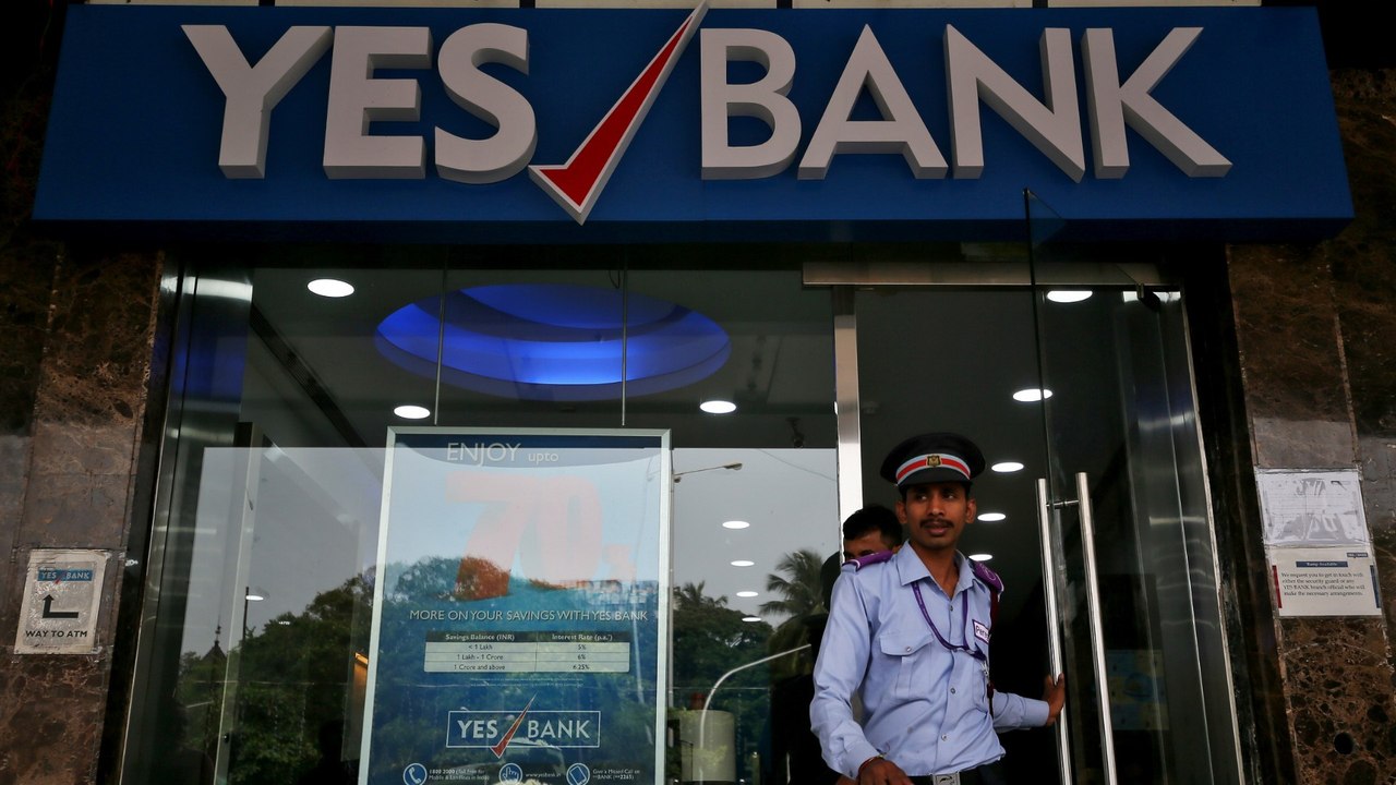 India's banking crisis: Government rescues fourth-largest bank