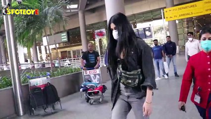 Shruti Haasan Spotted At The Airport | SpotboyE