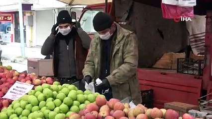 TOKATLI PAZARCI MASKEYE AYAKÜSTÜ APARAT YAPTI