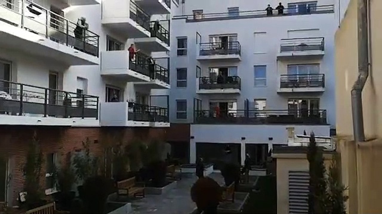 Les résidents de la Villa Beausoleil de Metz interprètent « La Balade des gens heureux »