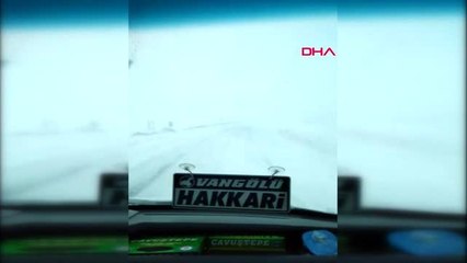 Van-Hakkari karayolunun iki ayrı noktasına çığ düştü 2