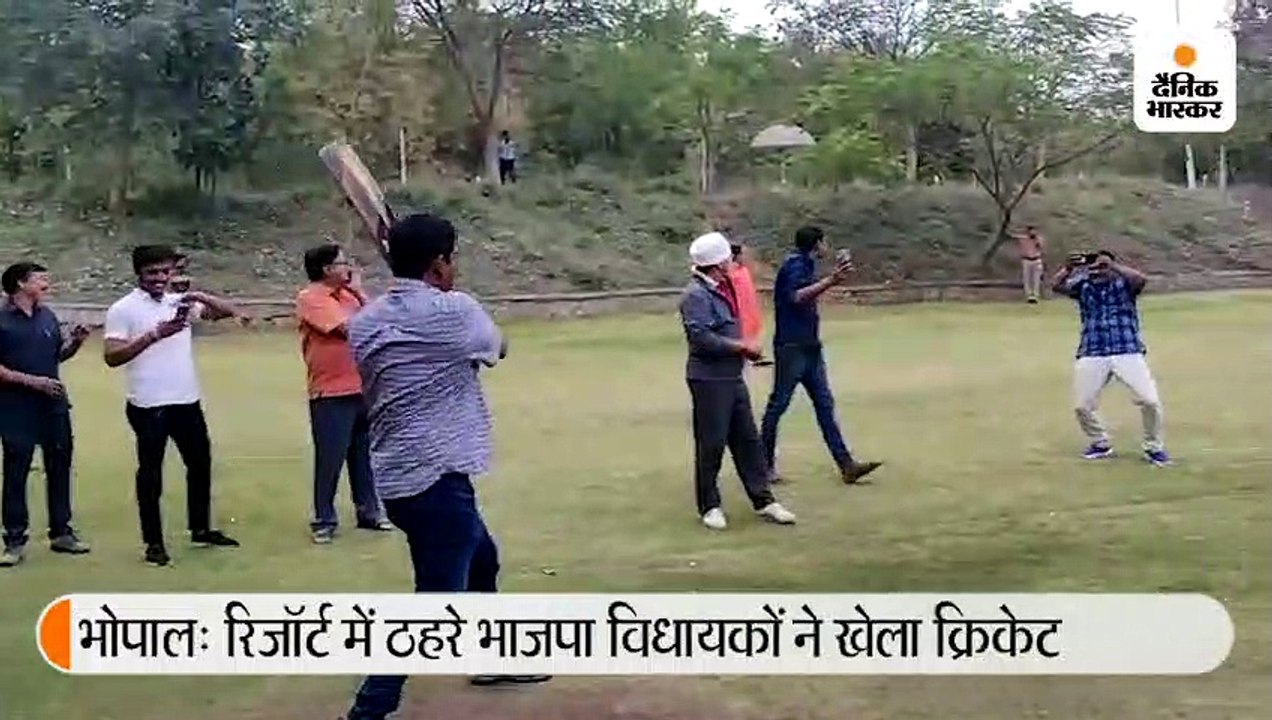 सीहोर में शर्मा की गेंद पर शिवराज ने मारा छक्का, बेंगलुरु में इमरती देवी ने खेला बैडमिंटन