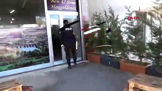 İstanbul'da şok baskın! Koronavirüs dinlemediler, polisi görünce şaşkına döndüler