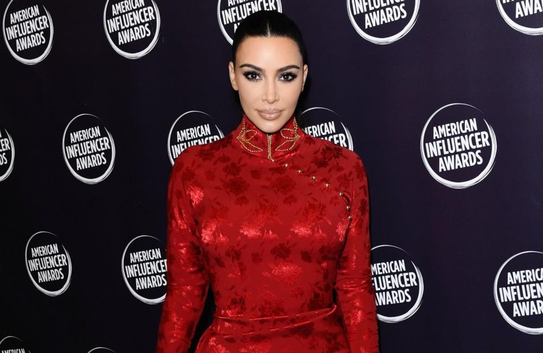Kim Kardashian West ruft Follower dazu auf, zuhause zu bleiben