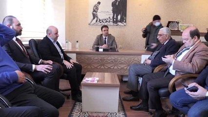 AK Parti'li Sezen'den "kolonya, dezenfektan ve maskeli" ziyaret