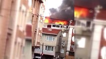 Esenler'de bir binanın yanan çatısı itfaiye ekiplerince söndürüldü