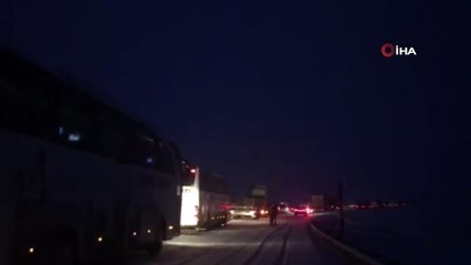 Sivas'ta kar ulaşımda aksamalara neden oldu