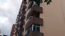 La 'Verbena de los balcones' en Tomé Cano: Dj Martin saca los altavoces y los vecinos bailan el 'Marejada'