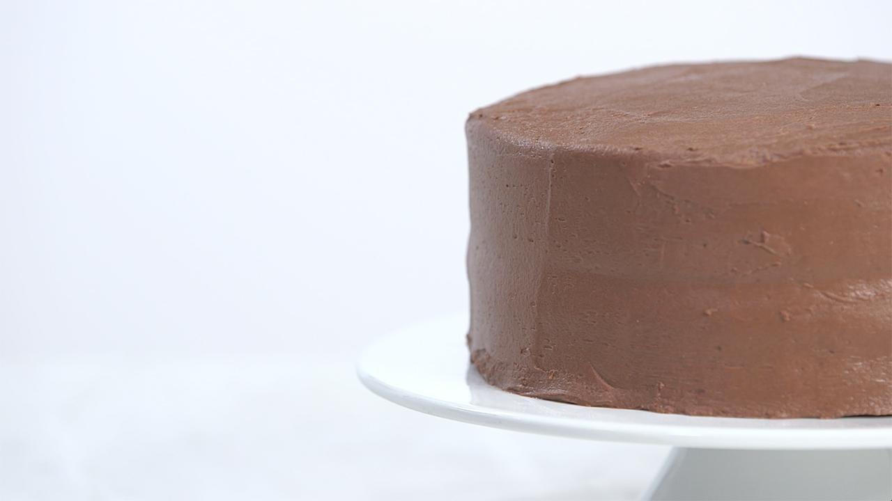 How to Stack and Frost a Layer Cake