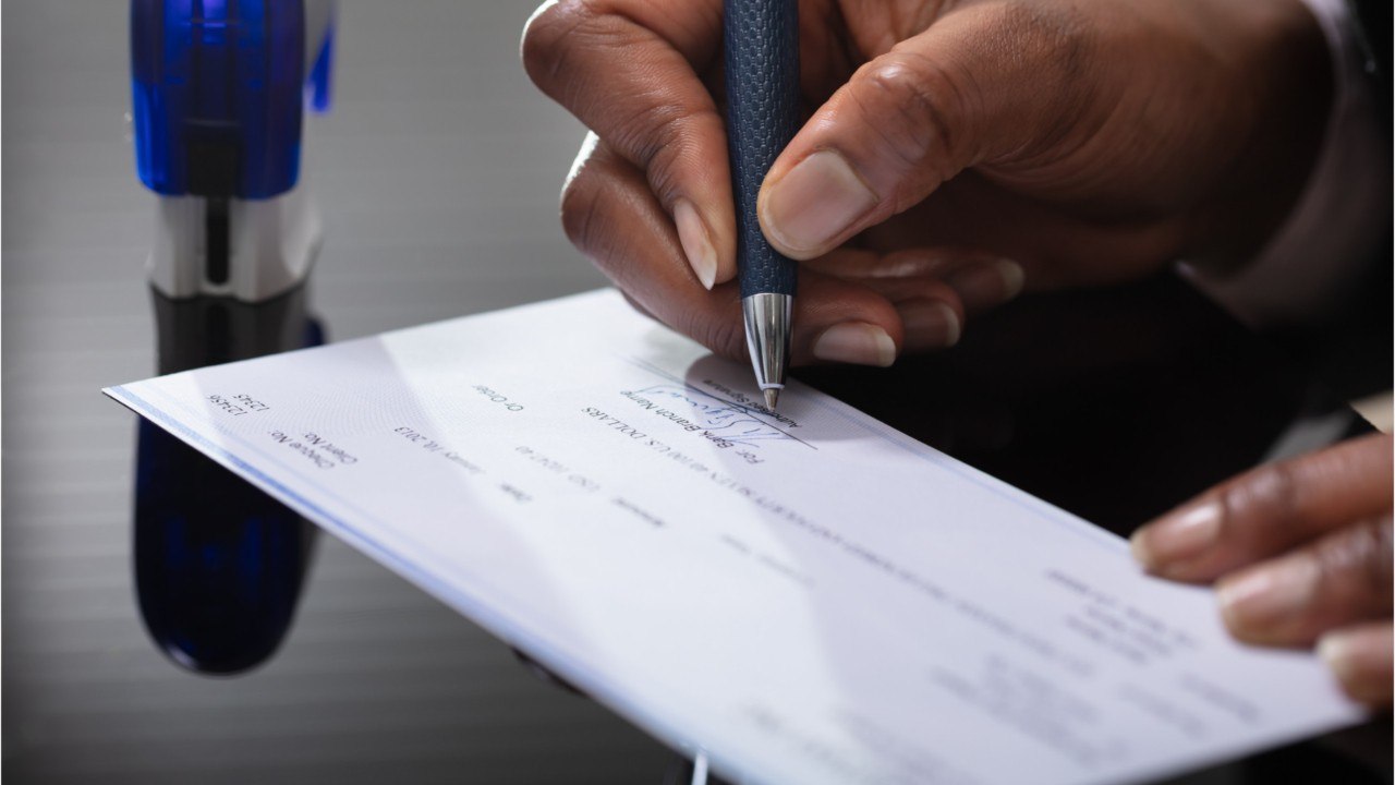 U.S. Government Wants To Give Americans Checks