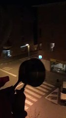 Suena 'Bella Ciao' durante la cacerolada contra el rey Felipe VI en Banyoles (Girona)