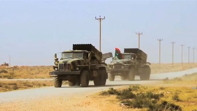 رغم التحذيرات من تفشي كورونا.. حفتر يواصل قتال الليبيين