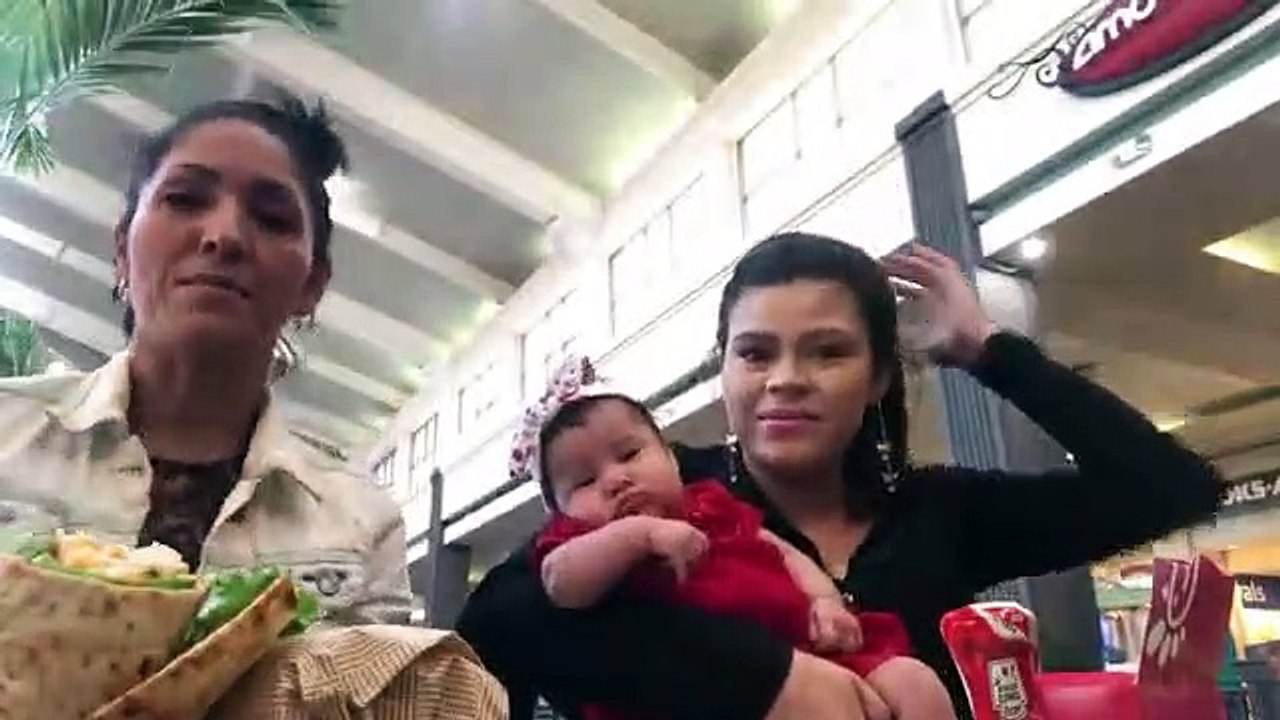 Wendy tejada presenta a su niña