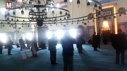 Cemaatle namaz kılacağız deyip cami görevlisi ile tartıştılar