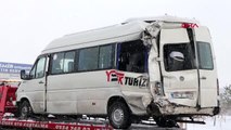 Kayseri'de kar yağışı, 6 aracın karıştığı zincirleme kazaya sebep oldu: 18 yaralı