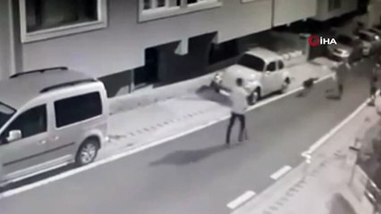 Eski kız arkadaşına kurşun yağdırdı...Dehşet anları kamerada