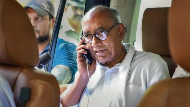Karnataka HC refuses to pass order on Digvijaya Singh's plea to meet MLAs
