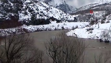 Sağanak yağış nedeni ile Habur Çayının debisi yükseldi