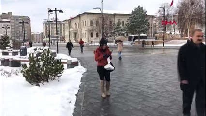 SİVAS'TA 4.2 BÜYÜKLÜĞÜNDE DEPREM