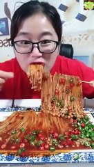 Video herunterladen: Eating Show Mukbang Asmr   [Eat mini octopus, eat turkey noodles, fried chicken nuggets, eat fatty meat, eat big lobster, eat blood sausage and other foods, all kinds of wonderful food]