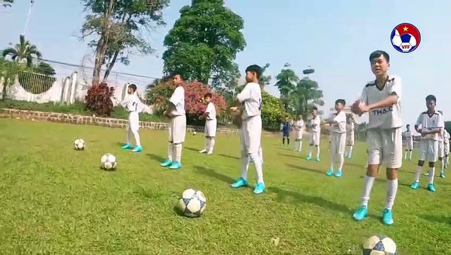 Học viên khóa 5 Học viện HAGL nhảy điệu dân vũ rửa tay, đẩy lùi COVID-19 | VFF Channel