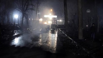 Yunanistan sığınmacılara attığı gaz bombalarıyla bölgeyi savaş alanına çevirdi