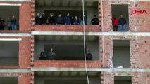 Koronavirüs | Rize'de taraftarlar takımlarının maçını inşaat halindeki binadan takip etti