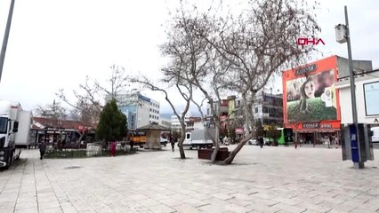 DENİZLİ Uyarılara kulak asmayan yaşlıların oturduğu banklar kaldırıldı