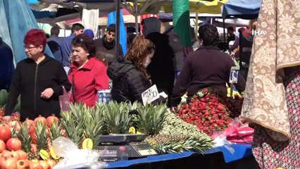 Antalya’da semt pazarlarına korona virüs sessizliği