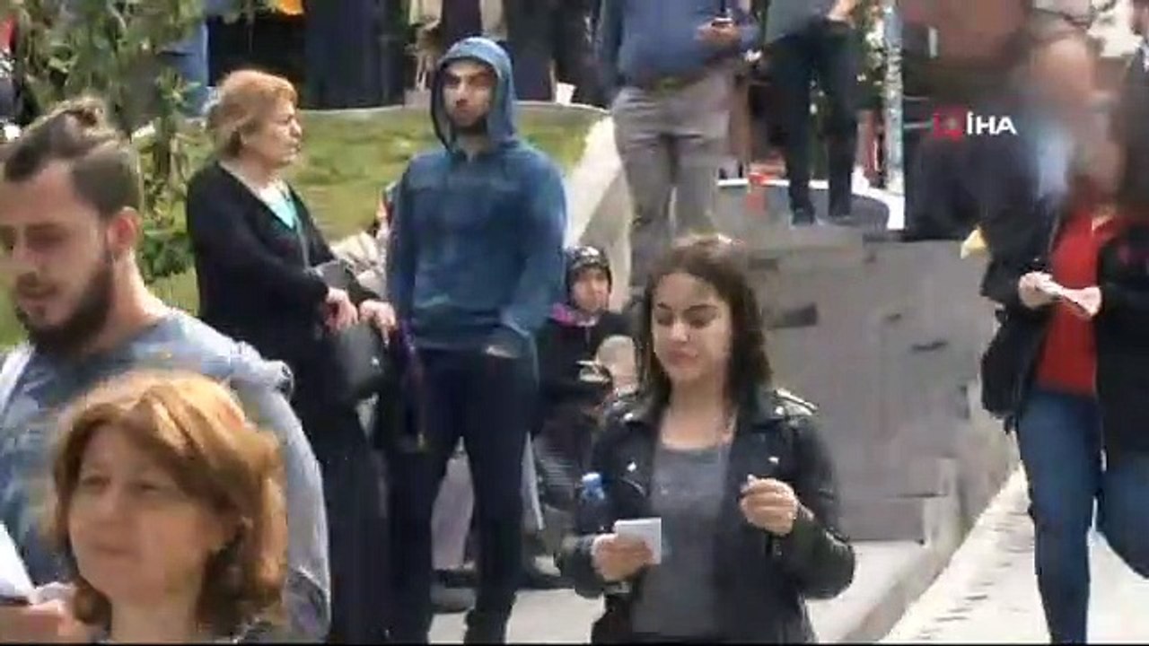 “Lise ve üniversiteye giriş sınavlarını ileri bir tarihe ertelemeyi gündemimize alabiliriz”