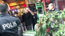 Karaköy'de güpegündüz gasp girişimi