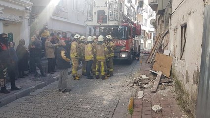 İstanbul’da bina çöktü! Bir kişi enkaz altında kaldı