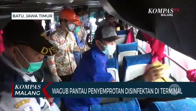 Wagub Jatim Tinjau Penyemprotan Disinfektan di Terminal Batu