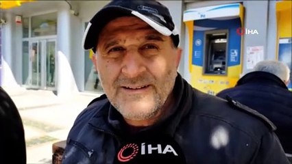 Yaşlılar korona virüsüne aldırış etmeyince banklar kaldırıldı